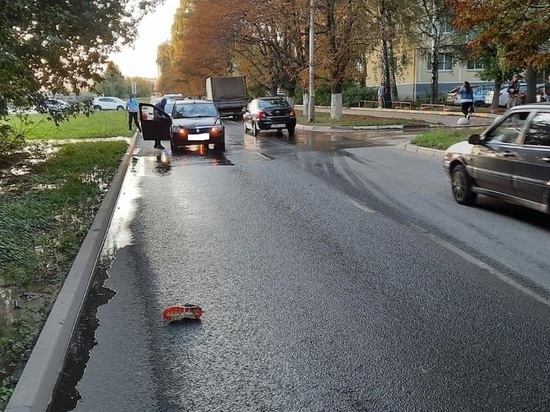 На улице Бирюзова в Рязани водитель Renault Logan сбил пешехода