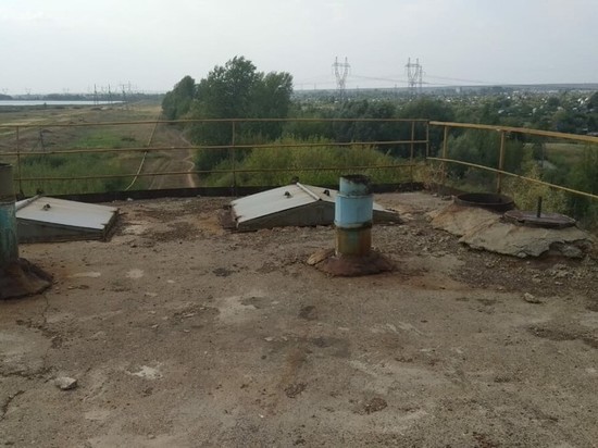 Два жителя Челнов отравились сероводородом в коллекторе