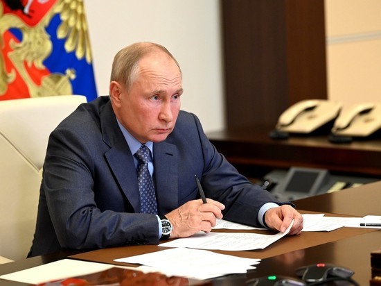 Путин: безработица снижается, но надо помочь найти работу каждому