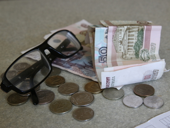 Выплаты по 10 тысяч рублей дадут 43 млн российским пенсионерам