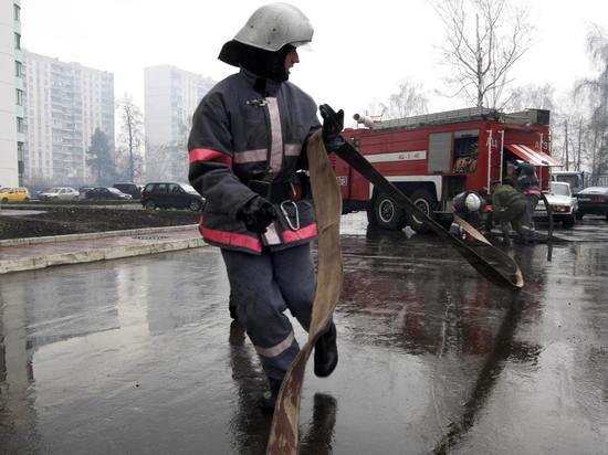 Самарские пожарные избили касками селянина, поджегшего сарай