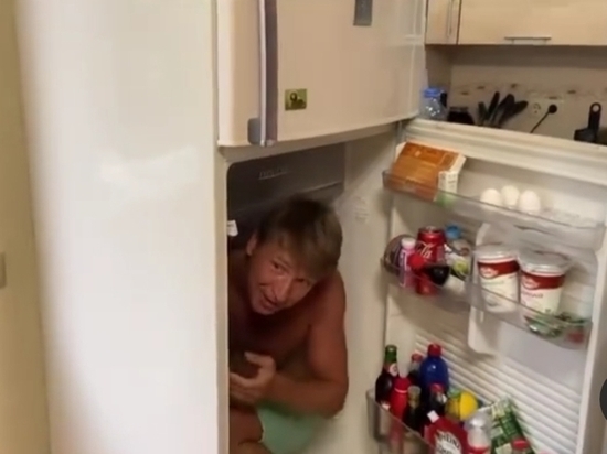 Фигурист Алексей Ягудин прячется от сочинской жары в холодильнике