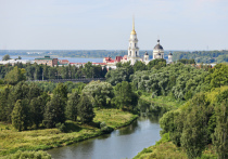 Рыбинск, расположенный у слияния Волги, Шексны и Черемухи, сочетает в себе крупные промышленные предприятия, работающие на оборонку, высокие технологии и богатое купеческое наследие