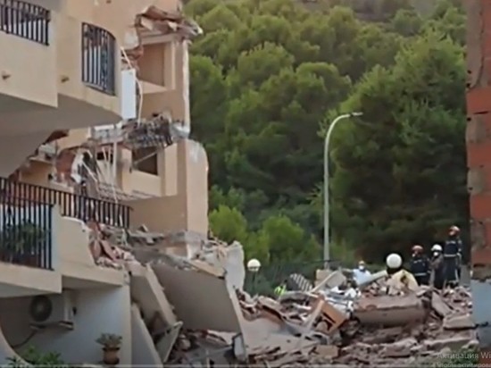 Трехэтажный жилой дом обрушился в Испании