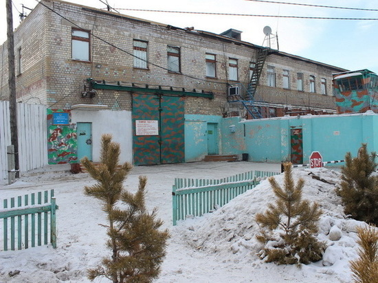 Забайкальца задержали при даче взятки работнику ИК-7 в Оловянной