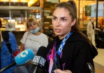 Утром 26 августа аэропорт Толмачево заполонили журналисты и чиновники