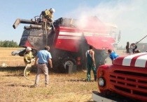В начале недели, 24 августа, в Алтайском крае было зафиксировано возгорание сразу двух комбайнов, которые находились на сборе урожая