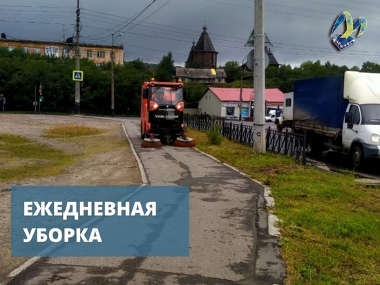 Более 50 кубометров смета вывезено с улиц Мурманска за минувшие сутки