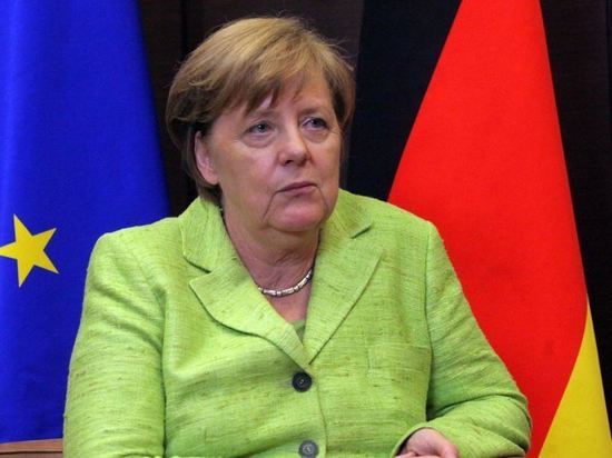Меркель предупредила об огромных рисках авиаэвакуации из Афганистана