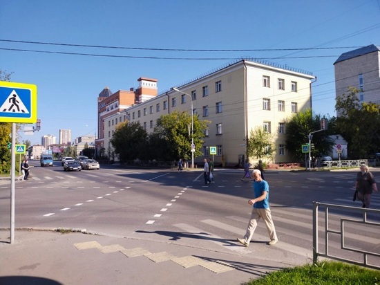 В Барнауле появился первый диагональный пешеходный переход