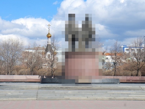 Арбитражный суд вновь отказался взыскивать с коммерсантов деньги за фото памятника Татищеву и де Геннину