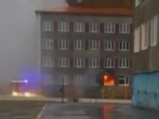 Школа загорелась в Норильске Красноярского края утром 27 августа