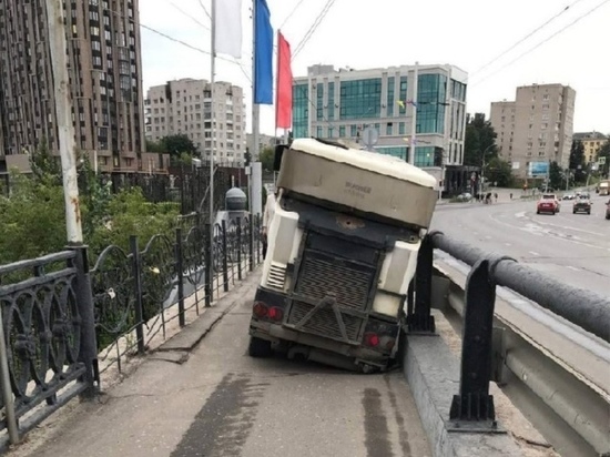 В Иванове произошло ДТП с участием машины-пылесоса