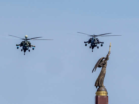 Истребители и штурмовики пролетели в небе над Ставрополем