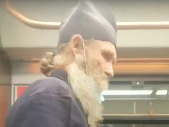 В РПЦ открестились от побиравшегося в метро и хамившего пассажирам священника