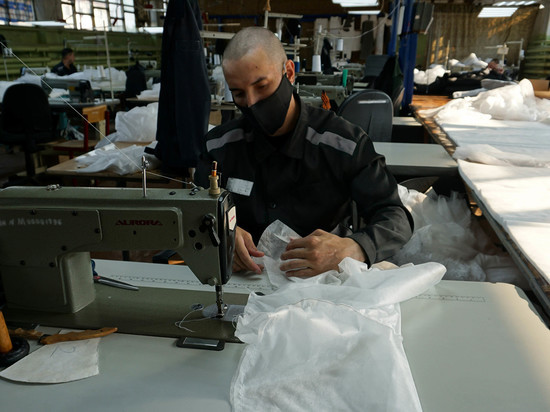 В Югре заключенных привлекают к производству швейных изделий
