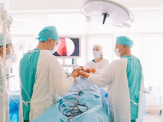 В Кирове онкологи удалили опухоль у женщины размером более 40 см