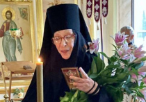 Последняя новость о том, что актриса театра и кино 75-летняя Екатерина Васильева, звезда советских хитов «Бумбараш», «Обыкновенное чудо», «Чародеи» приняла монашеский постриг, наделала немало шума в прессе