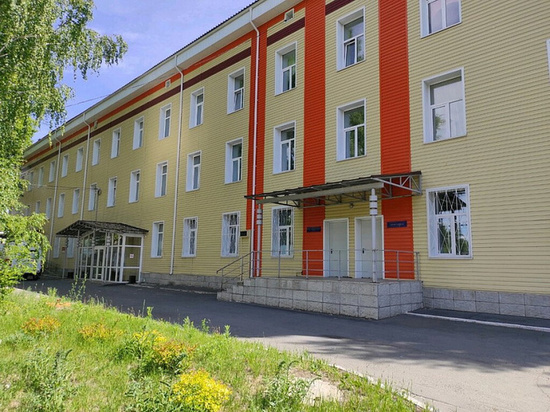 Алтайские медики спасли больного коронавирусом младенца