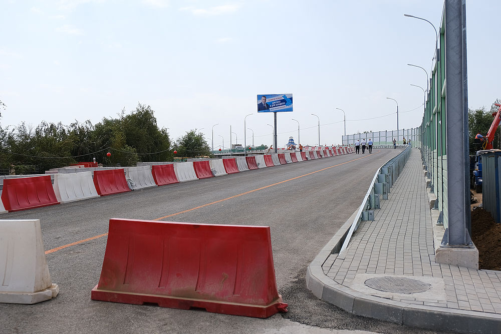Большой фоторепортаж с открытия движения по Милицейскому мосту в Астрахани