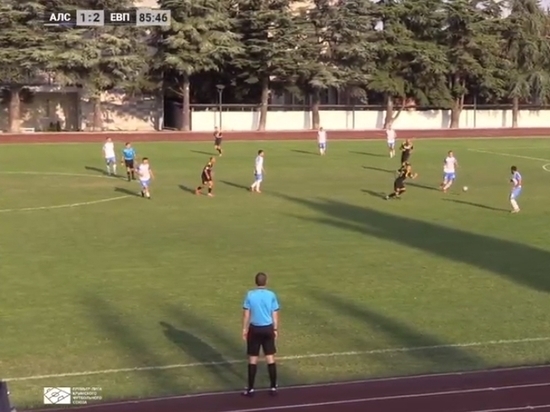 Футбол в Крыму: "Евпатория" одержала вторую победу на старте чемпионата