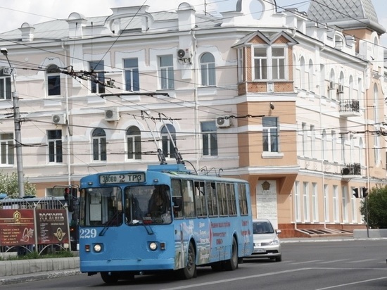 Спецслужбы работали возле площади Читы из-за забытого в троллейбусе пакета