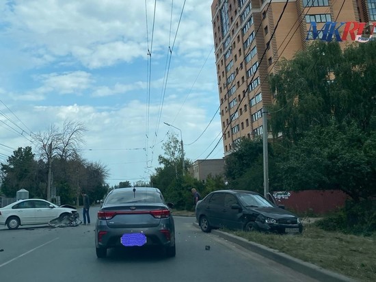 На улице Мервинской в Рязани произошло ДТП с участием Volvo