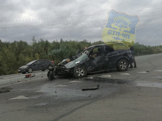 По дороге в мурманский аэропорт столкнулись два автомобиля, есть погибшие