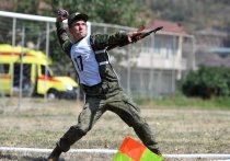 На соревнованиях «Воин мира», которые проходят в рамках Армейских международных игр в Армении, офицер белорусской армии установил рекорд по метанию 600-граммовой гранаты на дальность