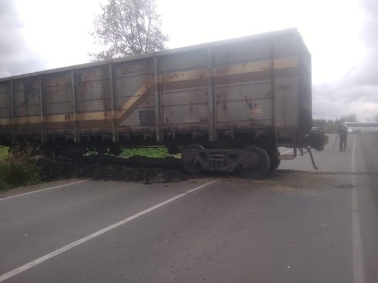 В Анжеро-Судженске на дорогу вынесло железнодорожный вагон