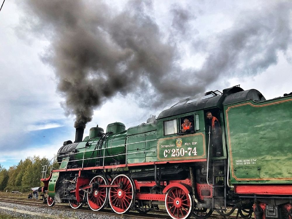 Паровой гудок паровоза. Звук паровоза с гудком. Гудок паровоза. Паровоз музей верхняя пышма. Сигнал паровоза.