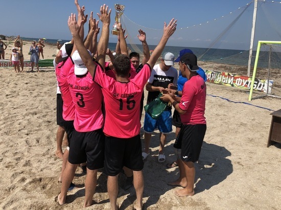 В Стерегущем состоялся турнир по пляжному футболу среди ветеранов