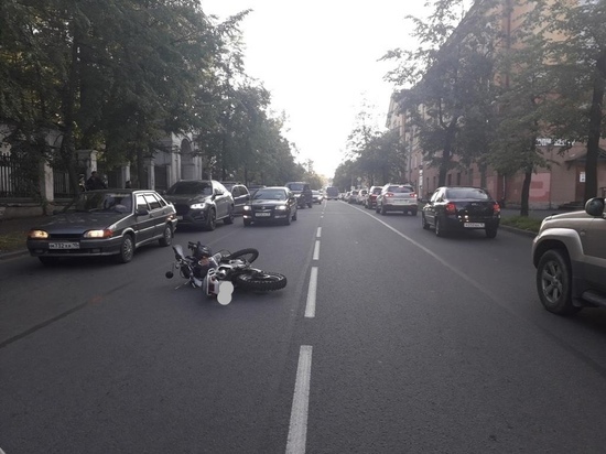 Мотоциклист пострадал в ДТП в центре Петрозаводска