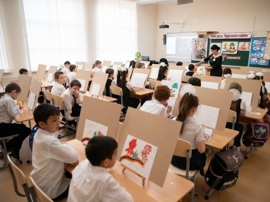 Десятки педагогов привлекут в программу «Земский учитель» в Карачаево-Черкесии