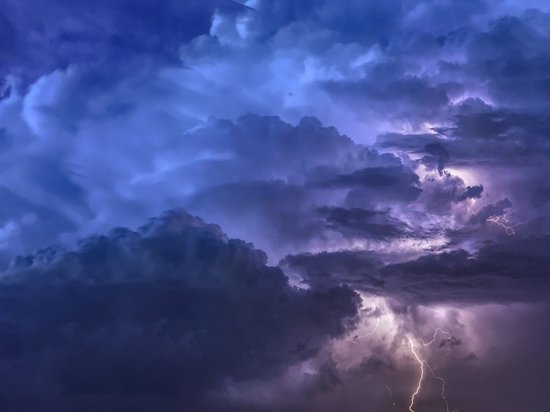 В Краснодарском крае действует штормовое предупреждение по непогоде
