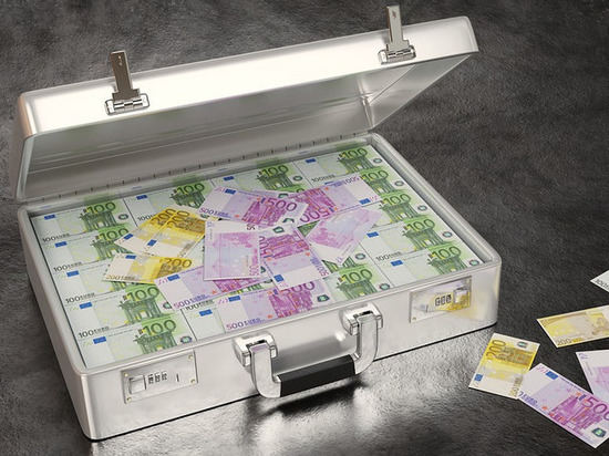 Более 760 тысяч рублей попали в карман мошенников от доверчивых смолян