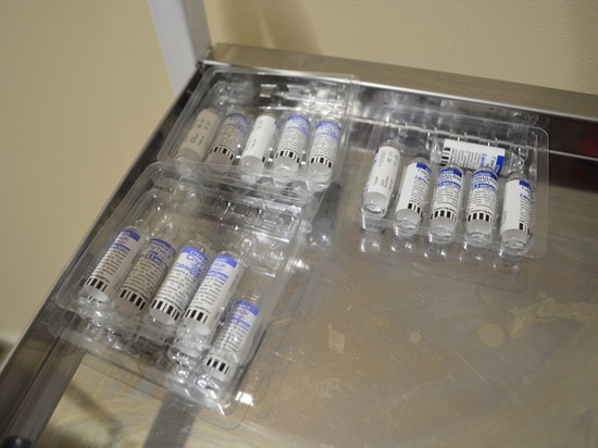 Более 11 тысяч доз вакцин «Спутник V» и «Спутник Лайт» доставили в Курскую область