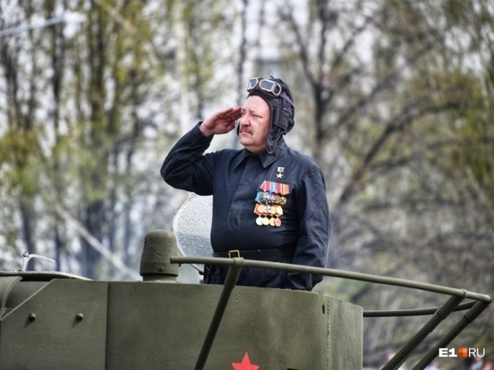 Генерала критиковали за «надгробия» в парке, а Генпрокуратура Украины требовала от него явиться на допрос