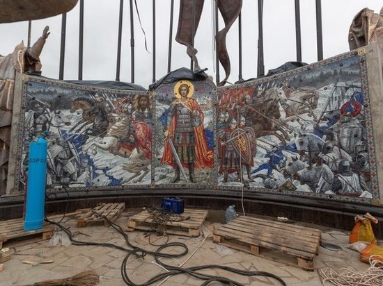 Мозаичное панно появилось на монументе Александру Невскому в Самолве
