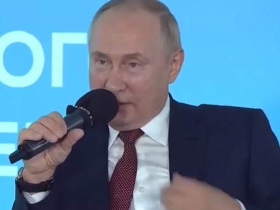 Путин призвал сохранить очный формат обучения