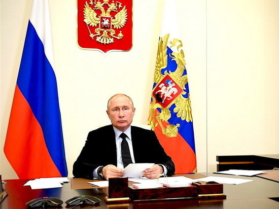 Брянский краеведческий музей поздравил с вековым юбилеем Путин
