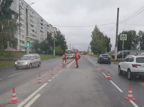 Костромские дорожники подарили на 1 сентября ученикам школы №44 светофор