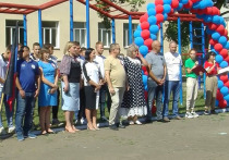 В школе-интернате №1 в Ленинском районе Донецка установили спортивную площадку с уличными тренажерами