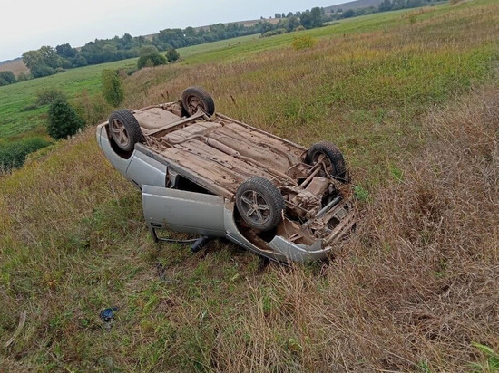 В Кировской области перевернулся ВАЗ под управлением пьяного водителя: погибла 23-летняя девушка