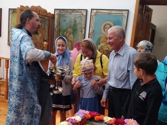 Священники Брянщины благословили на учебу студентов и школьников