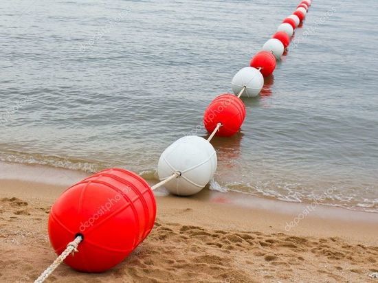 Купальный сезон закрыт — на костромских пляжах спасатели сняли буйки-ограничители