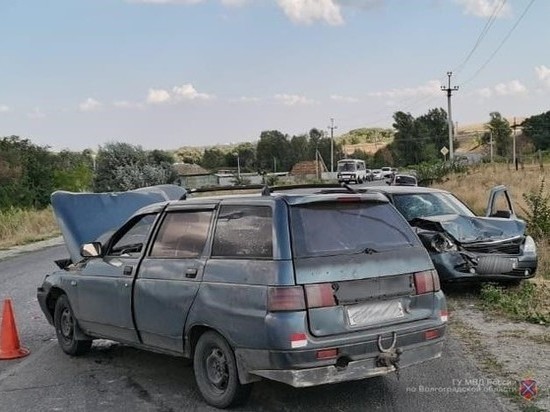 В ДТП в Волгоградской области попали сразу 3 отечественных автомобиля