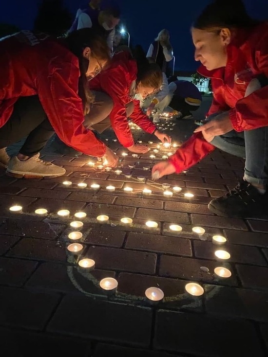 Псковские волонтёры провели акцию «Голубь мира» в память о жертвах Беслана