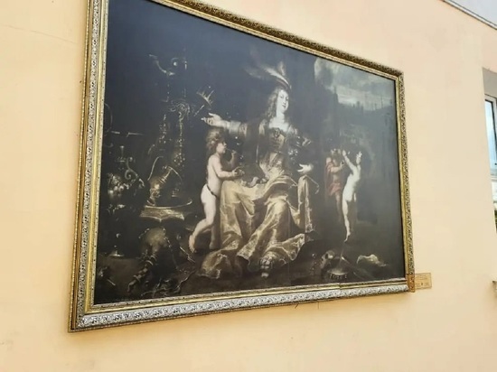 Часть картин уличной галереи Серпухова отправлена на реставрацию