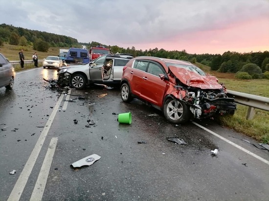 В аварии под Иглино 17-летняя девушка погибла, а 8-летний ребенок получил тяжелые травмы